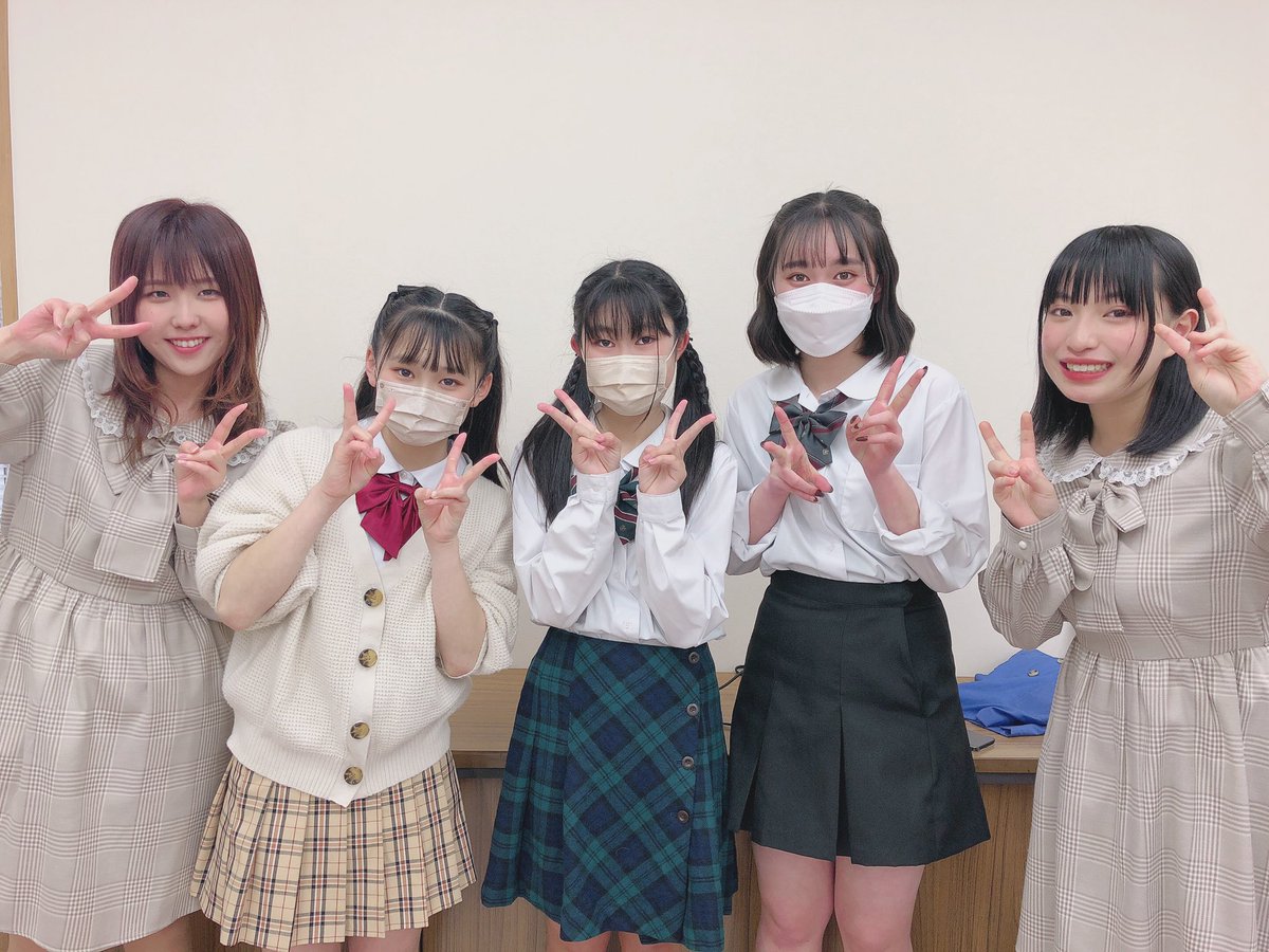 2ndsakupi's tweet photo. 🌸さくらピ〜ス☆ THE FINAL！🌸
音之雫さん
Arrow Heartさん
遠いところ私達の最後のステージに駆け付けて下さり、ありがとうございました❤️
皆さんの熱いステージ忘れません✨✨
お花もありがとうございました😊
#音之雫
#ArrowHeart 
#さくらピ〜ス https://t.co/DbtSG2Ot8e
