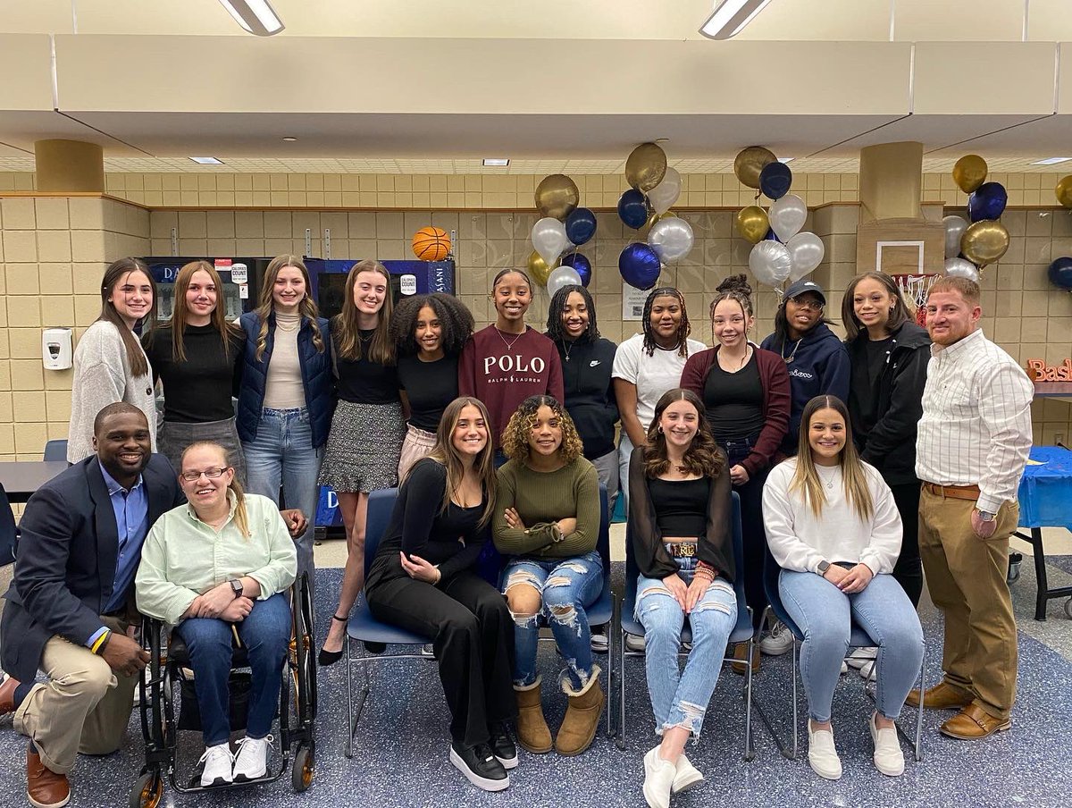 LadyCruBBall's tweet photo. 21-22” Bishop McDevitt Crusaders!! Celebrating this Phenomenal Season!! The Future is Bright🌟 @LadyCruBBall #McD🏀💙💛 https://t.co/HzTgq1dWrC