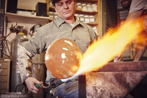 VetroGlass's tweet photo. There is always something new at Vetro. Our team of skilled Glass Artisans are hard at work each day creating new sculptures, installations, and custom awards for our guests. Looking for something special? #FineArtGlass #glassblowing #dallas #dallasdesigndistrict #dallashome https://t.co/4jDJWJWrLh