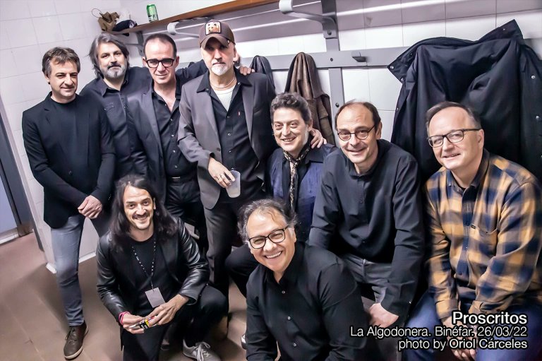 RadioBinefar's tweet photo. 🎸 Proscritos protagonizó una velada inolvidable casi 30 años después 

Las expectativas estaban por todo lo alto, y, aún así, el mítico grupo de rock binefarense, Proscritos, logró superarlas por un amplio margen. https://t.co/KqS6Y4rHjU