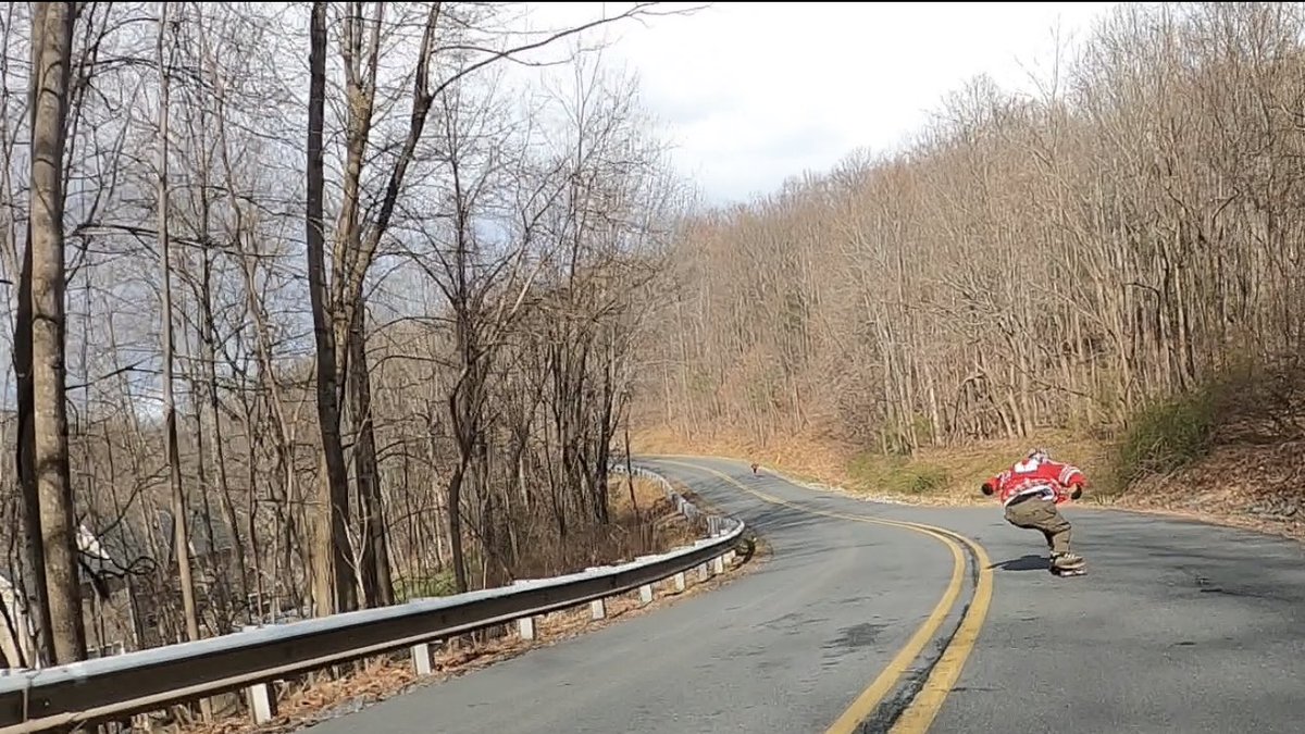 kanebenjamin_17's tweet photo. Missing mountain roads https://t.co/5wz6wUeOv3