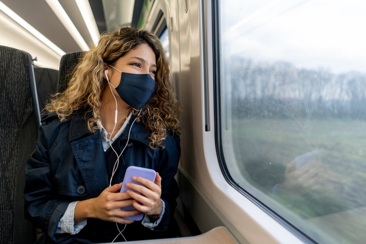 EnergySvgTrust's tweet photo. Did you know that replacing car journeys with public transport can reduce your CO2 emissions by 40% if using the π and 79% if using the π?
Find out what your options are for #SharedTravel and how to access them: https://t.co/tVZ8khEm92 https://t.co/aMO52kyOL3
