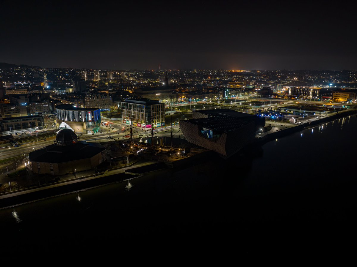 sust_dundee's tweet photo. #Dundee showed its support for Earth Hour on Saturday by taking part in the worldwide switch off!
๐ธ:@shahbazmajeed
@WWFScotland @earthhour #EarthHourDundee #EarthHourScotland https://t.co/BGzLtHmgYJ