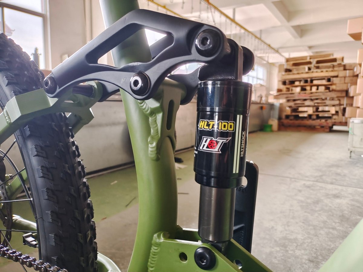 BYuanzhenyan's tweet photo. EBike 
HX-SLG01
Bafang mid-mounted motor 1000W, Shimano 10-speed transmission, hydraulic double shoulder front fork, hydraulic shock absorber, hydraulic seat.
#ev #ebikes #electricbike #ebikestore #ecobike #ebikelife #gogreen #ebikerental #emobility #greenmobility 🚲🚲🚲 https://t.co/2Kgn03ug6O