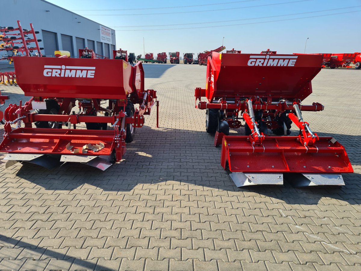 Agrarada's tweet photo. By Agrarada @GRIMMEGroup 2 row planters, MB Trac 1500 project, Nivatop hoeing machine. Also still doing logistic activities for Ukraine! https://t.co/Q2W4qRza88