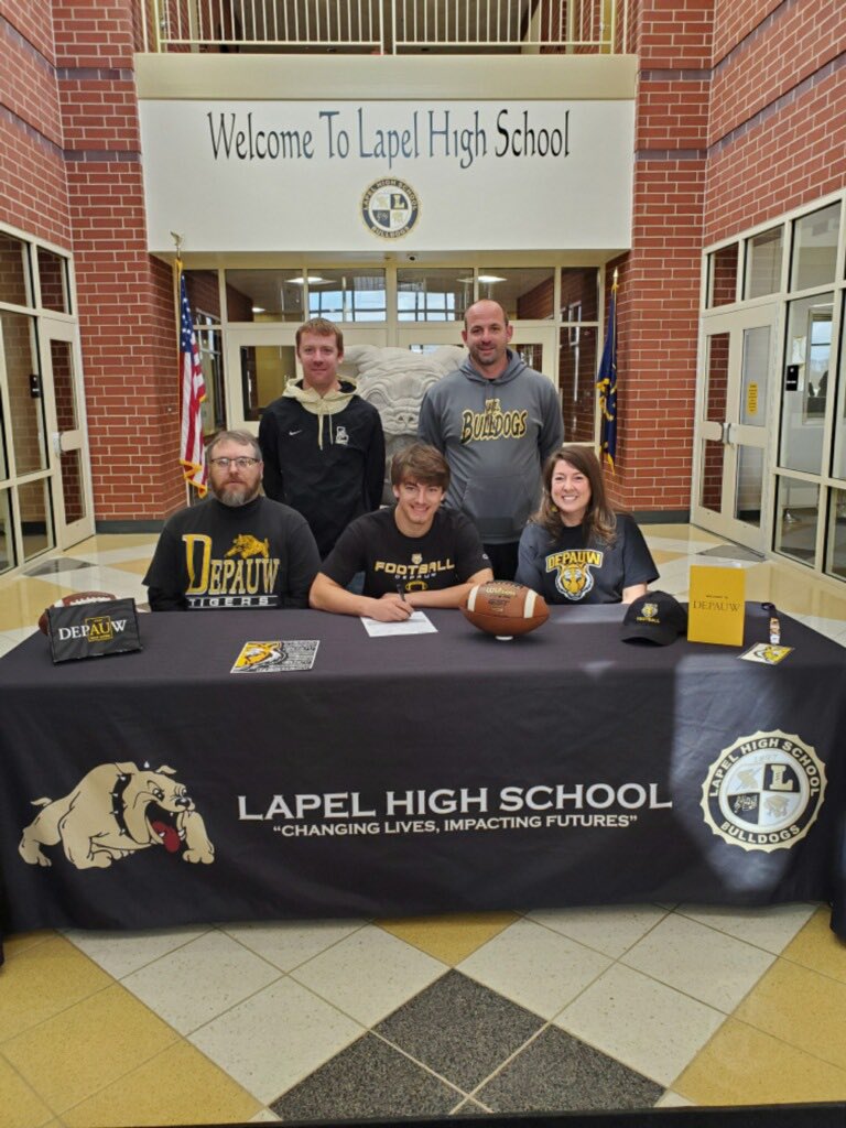 The Tigers got a great one !!!…..congrats Kyle Shelton <a href="/lapelathletics/">Lapel Athletics</a> <a href="/DePauwTigersFB/">DePauw Football</a>