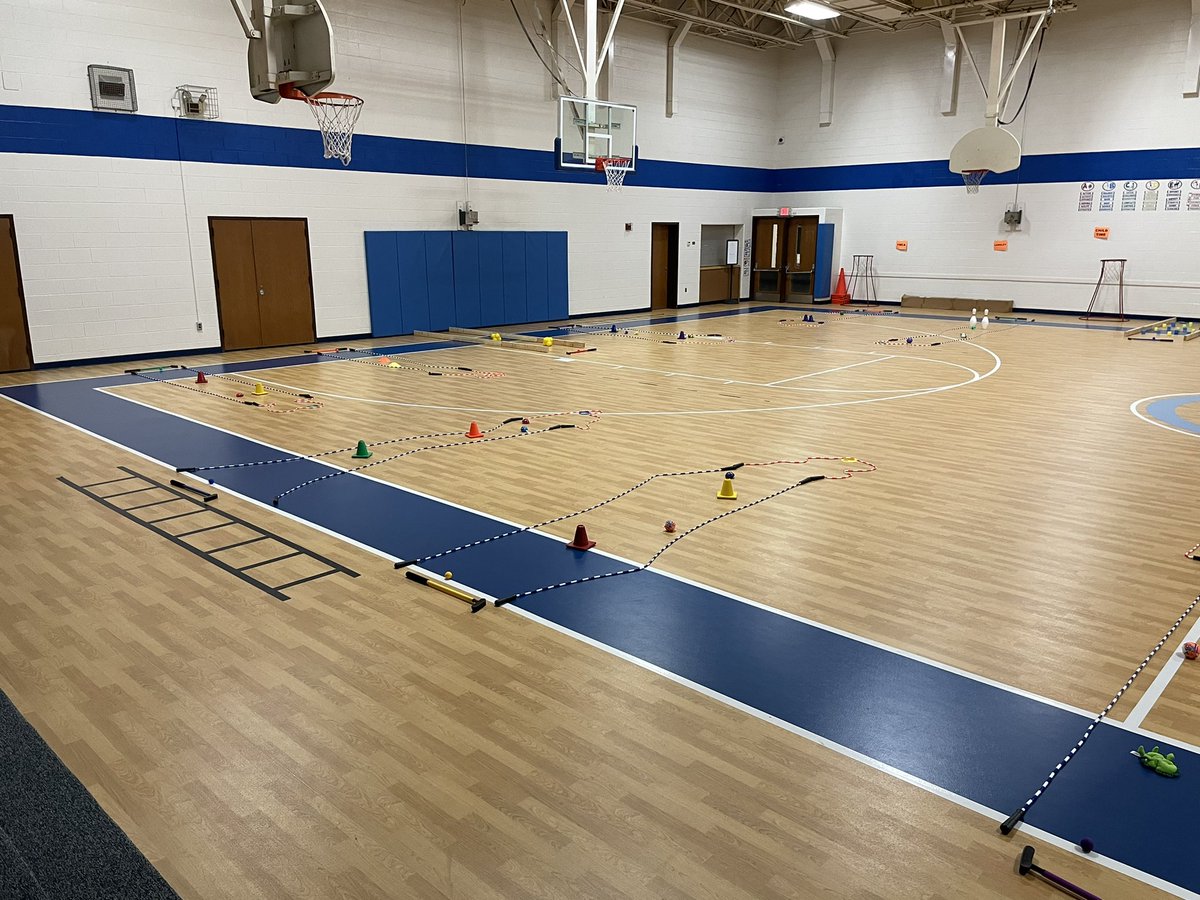 DChristian11's tweet photo. Getting ready for 18 holes of miniature golf in PE today! #Wearemustangs https://t.co/7NMtCSTOdq