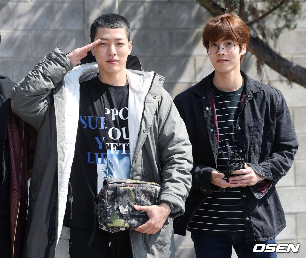 ifnthinker's tweet photo. it's sungyeol's turn to do this :( he won't be able to come with daeyeol tomorrow, though i hope he visits him next time <//3 https://t.co/sBYaBsLHSY