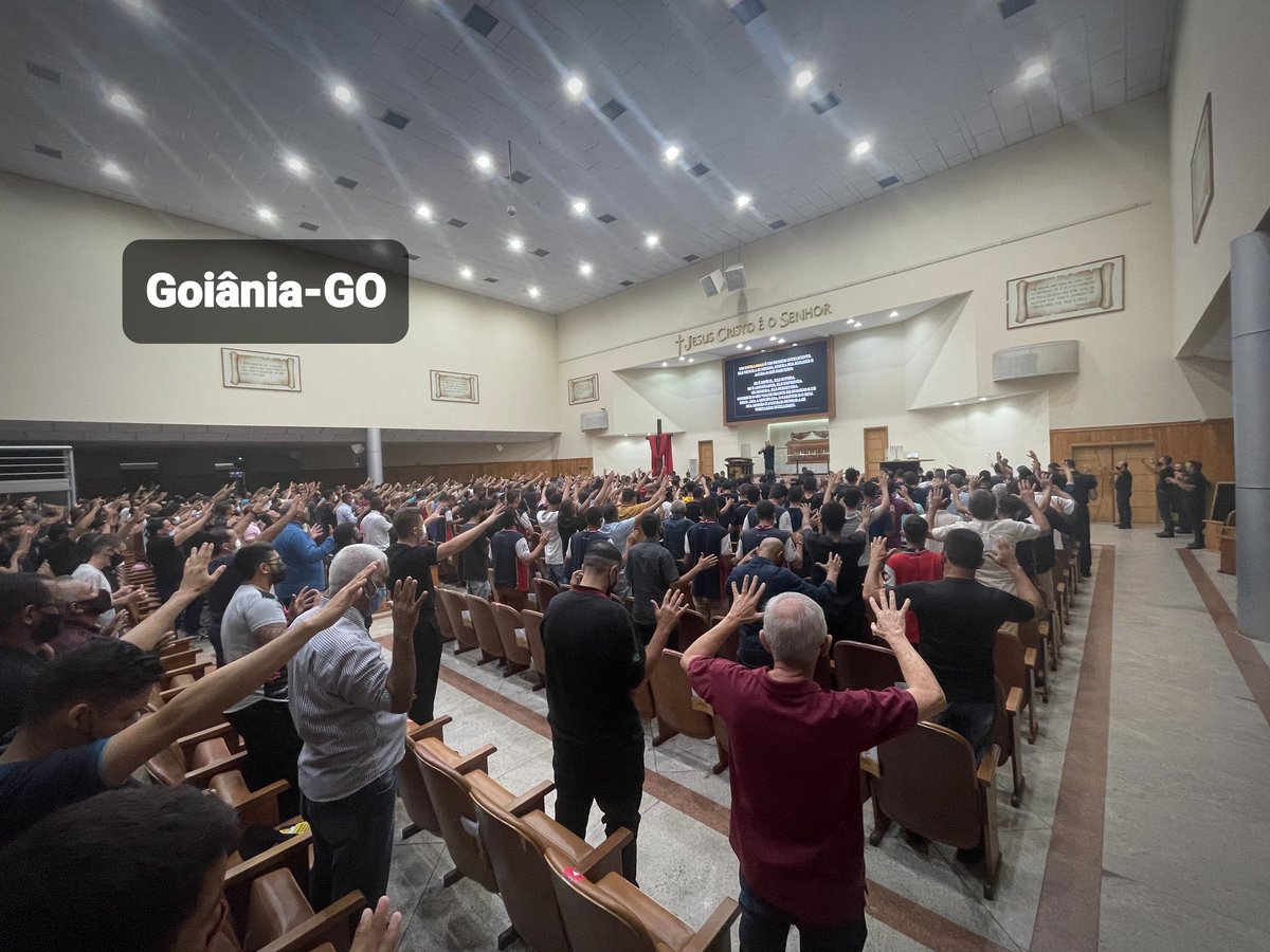 É importante que o HOMEM não seja dominado por atitudes de moleques, machos &amp; bananas.
Esse foi o tema do último Encontrão dos Homens no Templo de Salomão. 

Confira as fotos dessa Reunião Exclusiva Para Homens por todo Brasil.
#Homens 
#intellimen