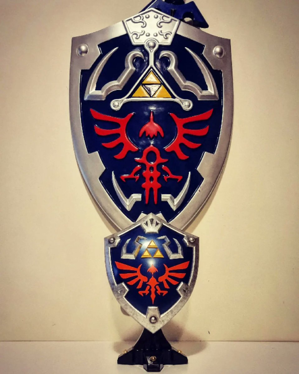 TheRealSanik's tweet photo. This arrived today 😃 no idea where it will fit, but that's not what matters😅😬 #Zelda #hyliansheild #first4figure #legendofzelda https://t.co/U5HnpmUqZj