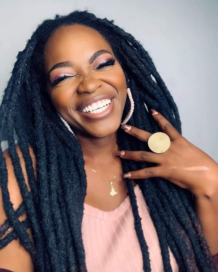 fexifystudios's tweet photo. Que ce sourrire de @LydolSlam vous accompagne tout au long de cette semaine 😍😍😍😍
Qui n'a pas encore regardé le clip de #WayoWayo ?? Tu attend quoi??
#fexifystudios
#237community
#237music https://t.co/84MmANWtlE