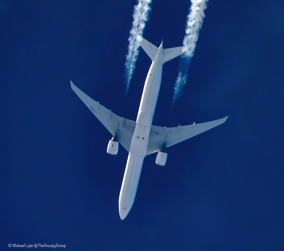 TheSnoopySnoop's tweet photo. #AF72 B777-328(ER) Air France
F-GZND
33,000ft over Belfast
Routing Paris 🇫🇷- Los Angeles 🇺🇸
#Avgeek #Planespotting #Nikon #P1000 #aviationphotography https://t.co/Cia7bM5BRh