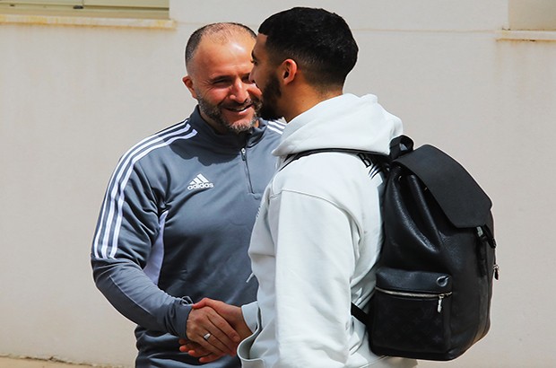 AlgeriaDaily's tweet photo. Saïd Benrahma rejoint les Verts à Sidi Moussa https://t.co/DxHjDrrraf https://t.co/1CQaCNJ9EB