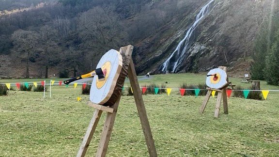 orchardcentre's tweet photo. Such incredible weather for our event with @irishhorizons & our lovely Belgian guests at the breathtaking @thepowerscourt ⛰
What a backdrop with Powerscourt Waterfall!☀️
#theorchardcentre #powerscourt #teamactivities #incentiveevents #wicklow #ireland 🇮🇪☘️ https://t.co/HoL9AC3Iok