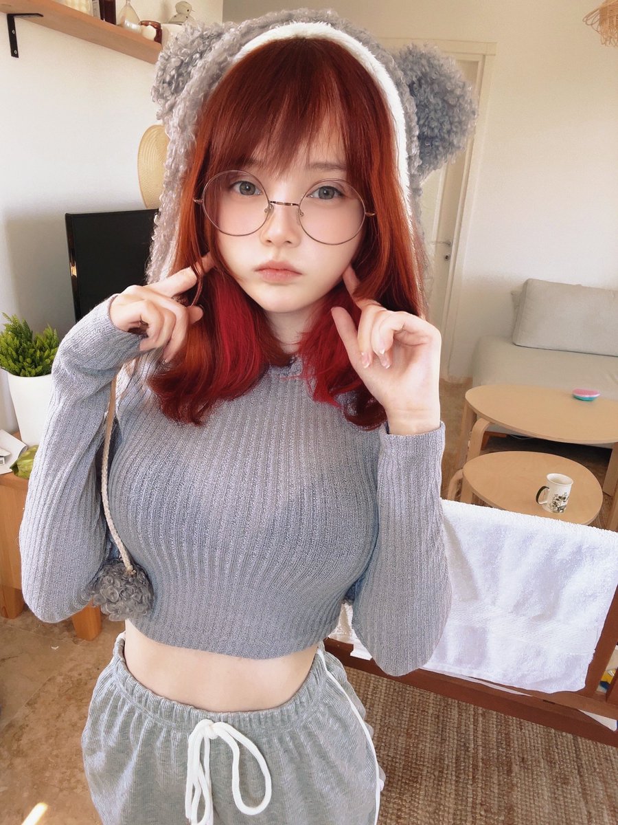 Say “UwU” if you are into anime girls https://t.co/0SD9Lw4XuM