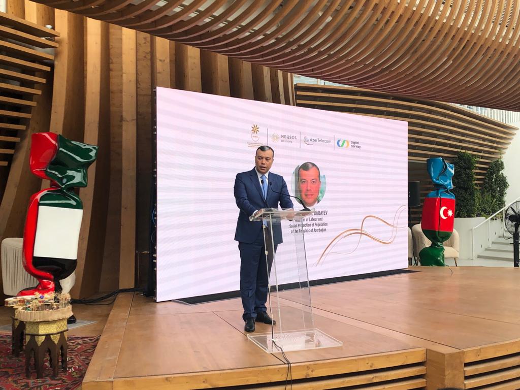 Nazir Sahil Babayev Dubayda İllik İnvestisiya Konfransı çərçivəsində keçirilən Azərbaycan - BƏƏ KOB Forumunda çıxış edib.

Ətraflı: sosial.gov.az/post_535017