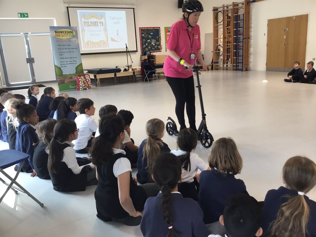 Heathcote_P_S's tweet photo. Year 2 enjoyed learning all about scooter safety this afternoon #CATschool @WarksRoadSafety https://t.co/yOlxAdolhk