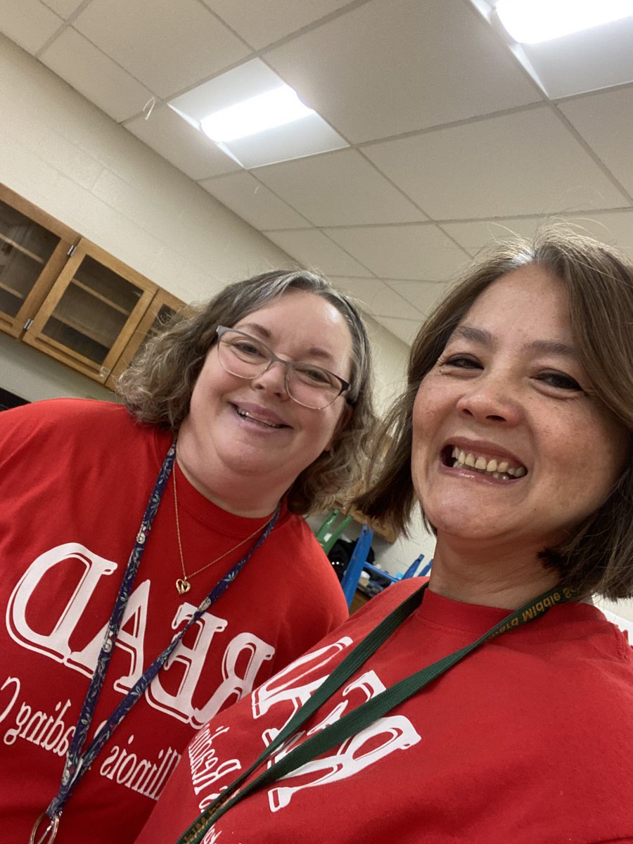 jthiyoung's tweet photo. We’re “RED-y” for IAR! #wearelombard #wircreads #IARready https://t.co/RTiyb1BMtc