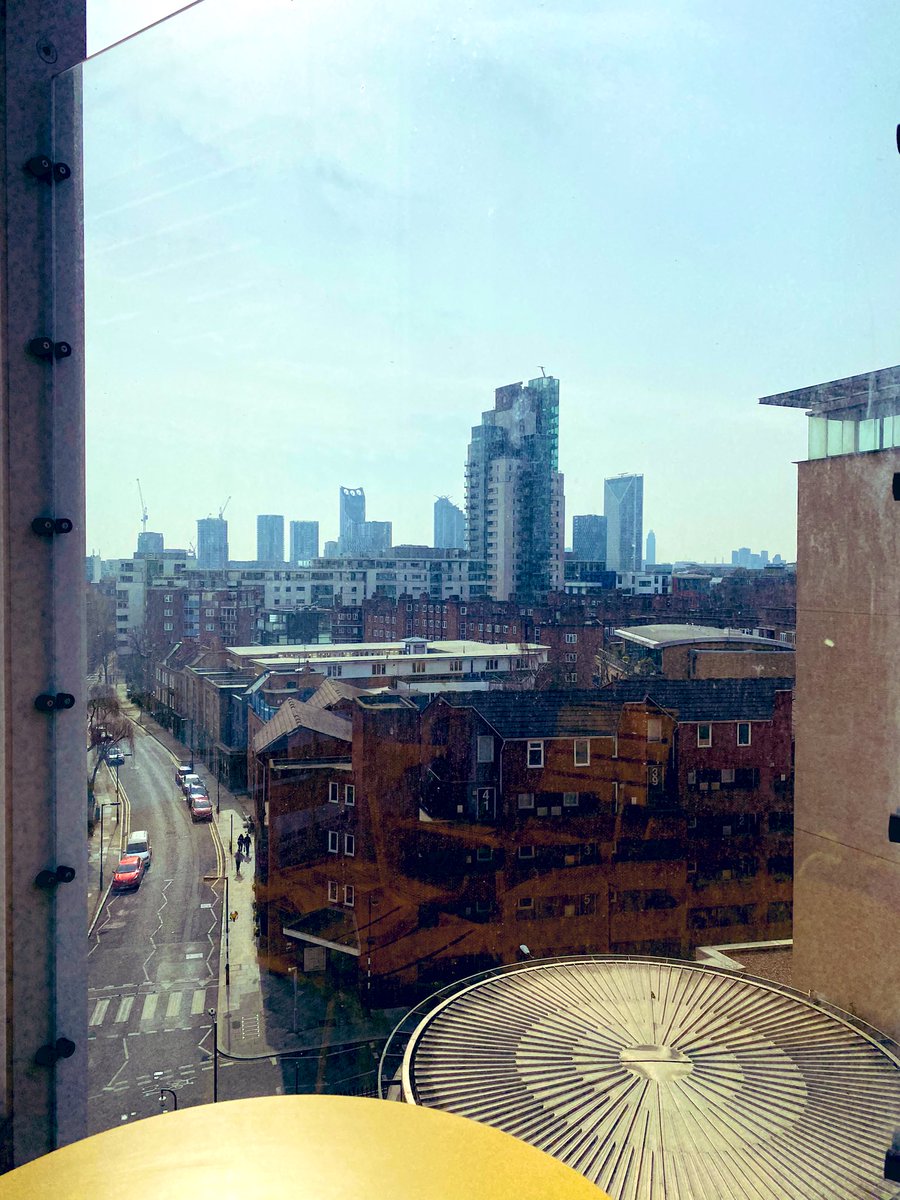 Ashleigh_NHS's tweet photo. 6th floor balcony of GSTT’s cancer centre - waiting for my IT colleagues in the sun ☺️ such a lovely part designed for patients and staff! https://t.co/1g0gE6cxYm