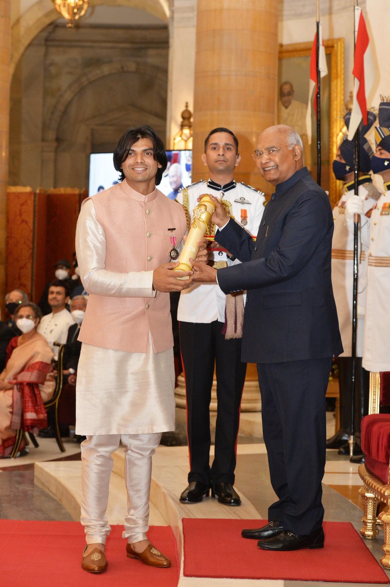 rashtrapatibhvn's tweet photo. President Kovind presents Padma Shri to Shri Neeraj Chopra for Sports. He is the first Track &amp; Field athlete to win a gold medal for India at the Olympic games. https://t.co/aLqmYUDO6a