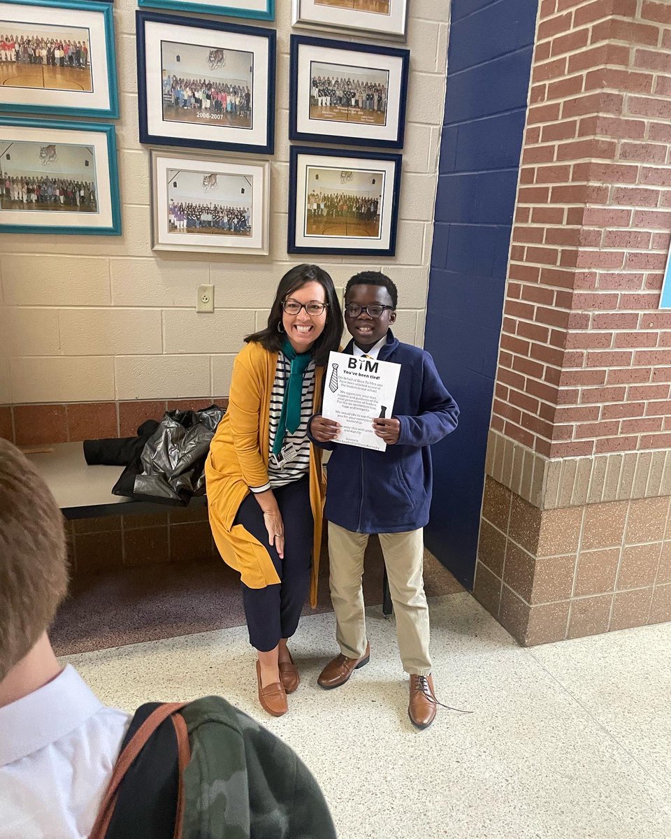 BoysToMen_KY's tweet photo. #YouveBeenTied 👔@BriarwoodES 💚

No better way to start our week. This morning our young men selected women who are making a impact on their lives. It’s the little things that count.

Everyday is women’s history month. 

#WomensHistoryMonth  
#WeAreBoysToMenKY https://t.co/M2mUdIbU6R