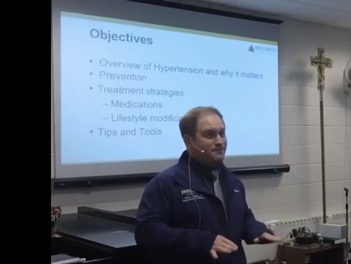 BayviewMedicine's tweet photo. Dr. Mark Lieber @marklieber of @BayviewMedicine talking about #hypertension at New Light Lutheran Church in Dundalk.  Appreciate the partnerships between our medicine residents and the amazing Baltimore community.  We are one family!

#BayviewLove #BaltimoreStrong https://t.co/gFtb097gPZ