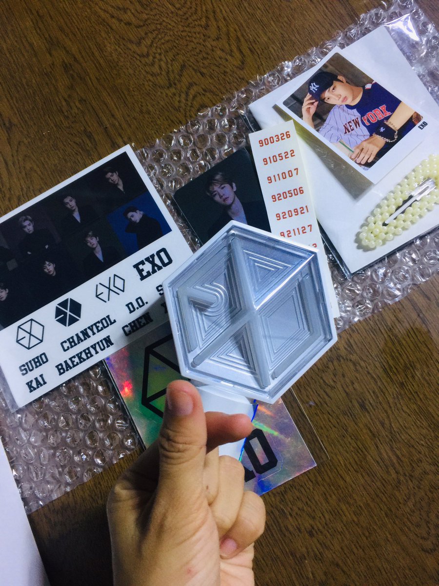 oshbabee's tweet photo. Finally got my "Eribong" after 9 years π₯Ί Happy Anniversary @weareoneEXO you will always be home! π
@exoworldclass Thank you! Well packed and the freebie is so womanist π Gonna purchase more soon! π
#EXO #EXOL #1ΞX0 https://t.co/nI2gvp1Qqu
