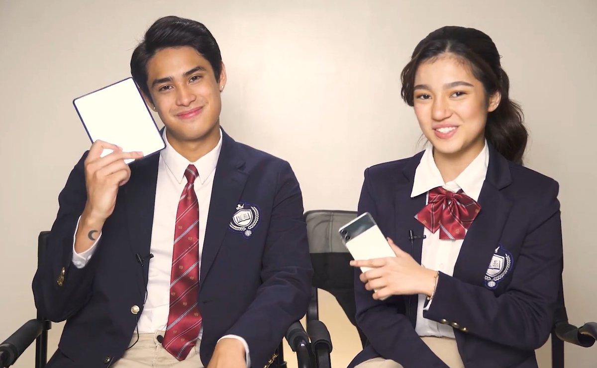 donbellestyles's tweet photo. 3/28/22– DONBELLE ReactS1ntoHer

#DonBelle’s phones are

SAMSUNG Galaxy Z Fold3 5G(Phantom Black)—₱87,990(out of stock)

SAMSUNG Galaxy Z Flip3 5G(Cream)—₱56,990 https://t.co/8Iy68ULiDM