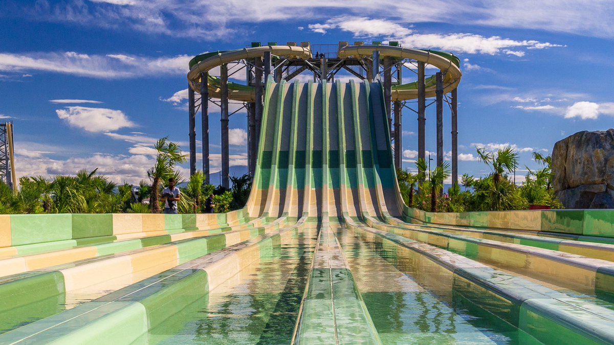 📣 SIMPLE &amp; EFFICACE ‍🔥

🏁 + 🧜‍♀️ +💦 =

👉 Prêts pour votre 110m glisse 😜?