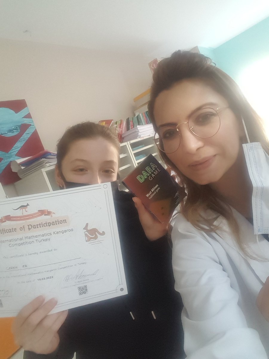 KDKMatematik's tweet photo. Kanguru matematik sınavını uyguladık. Ögrencilerin sertifikalarını ve hediye edilen oyunlarını öğrencilerimize verdik.@arzuuz11 @Azrafraarzu1 @MehmetKemalkoc1 @ekremkoseoglu53 @KDKMatematik @KurtkoyDoga_K @MuratogluFulya @basak_celikkk https://t.co/QSh02S8vU9