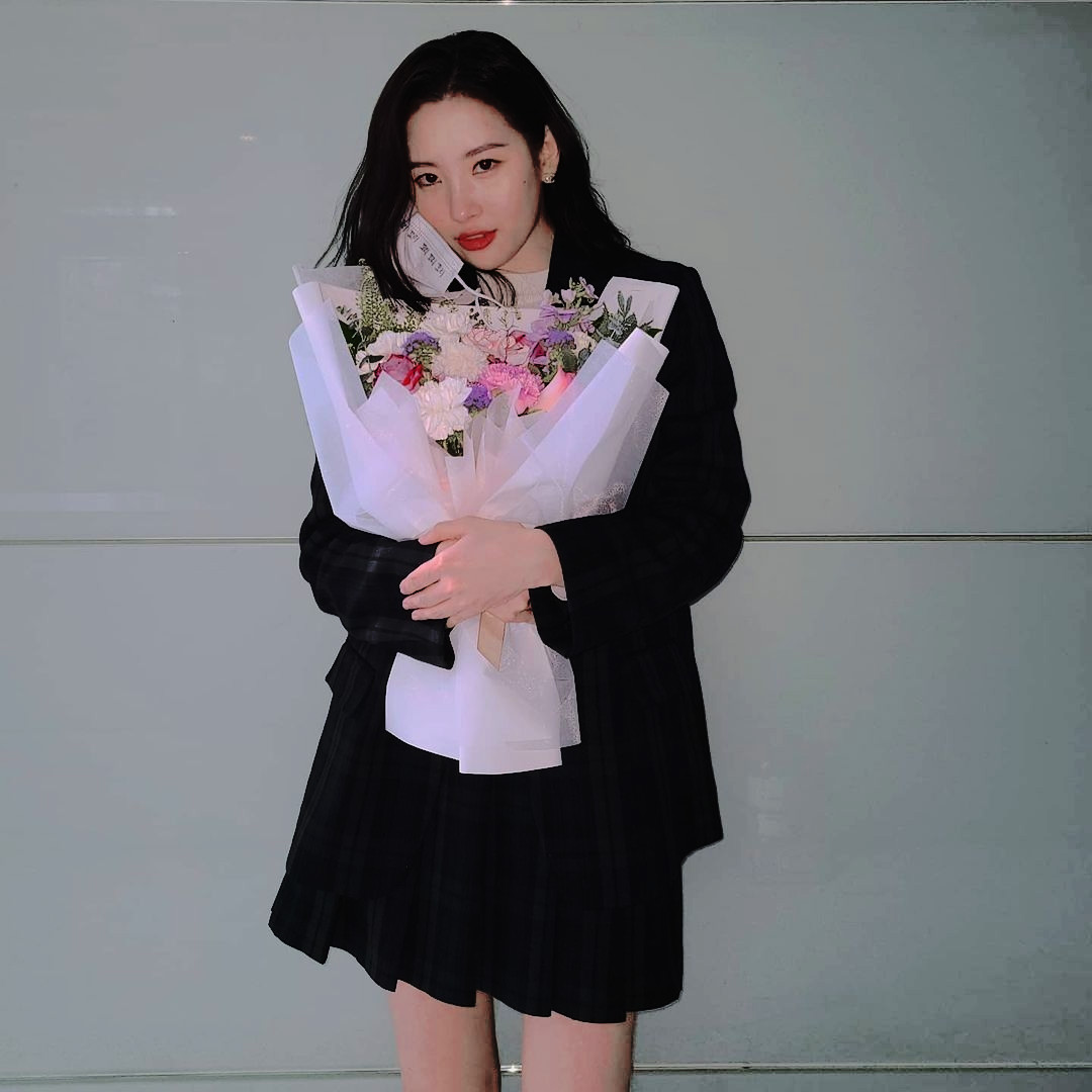 𝚄𝙼𝙸—ℬlog ♡★

De esta manera te reciben en el cielo, miento así te dan la bienvenida para convertirte #𝐁e𝕄ystic. Una vez más me encuentro firmando 🖍💬 para entrar en una nueva empresa y conseguir nuevas oportunidades.

 ☆ ˖ ࣪ — Ꮩ𝚒𝚛𝚐𝚘 ℬ𝚊𝚋𝚢