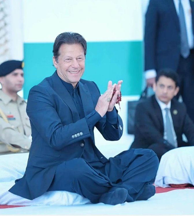 جیت گیا اسلام کا غازی
ہار گئی کُفر کی بازی
واہ واہ نیازی