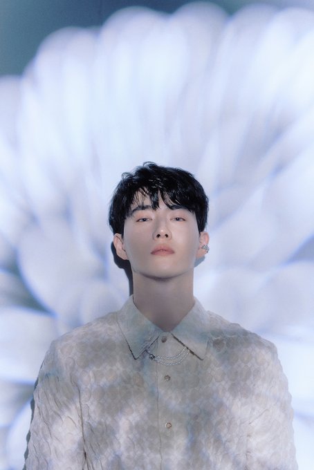 FO8Q40OVEAYht4y?format=jpg&name=small