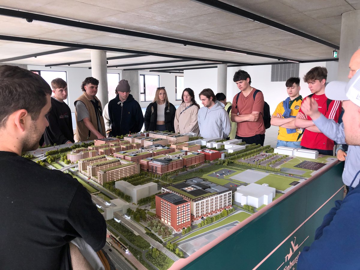 mcguinness_d's tweet photo. Huge thanks to James Thomson @CushWakeUK &amp; Parabola for allowing our 2nd year Real Estate students to visit @myedinburghpark &amp; 1 New Park Square a new zero carbon development at the heart of Edinburgh Park @NorthumbriaProp @NorthumbriaUni https://t.co/jawRZCk2gB