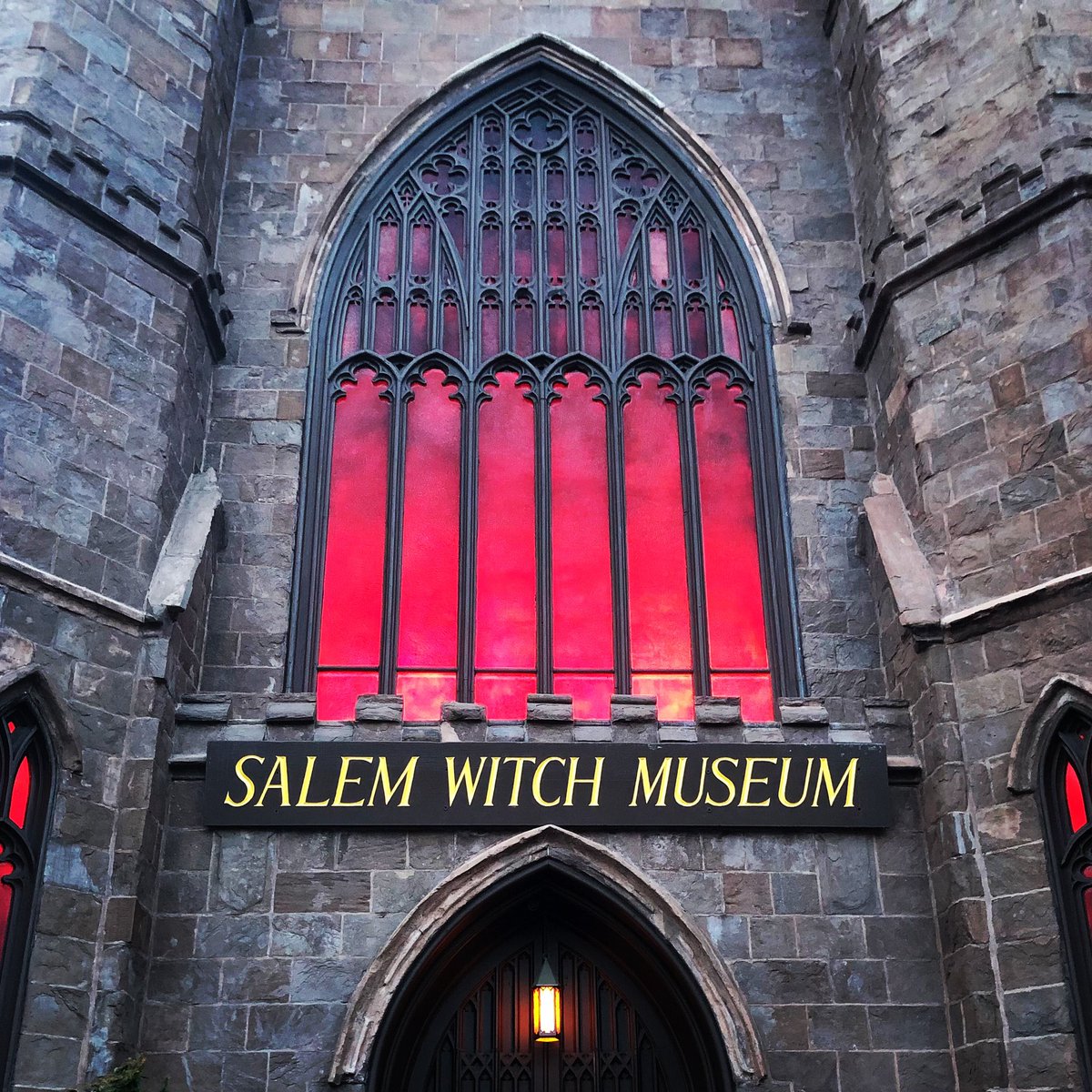 pendulum_planet's tweet image. Salem: It’s Good for the Soul 🖤✨🪦💫🔮 read more on the blog. 
pendulumplanet.com/blogs/planetar…