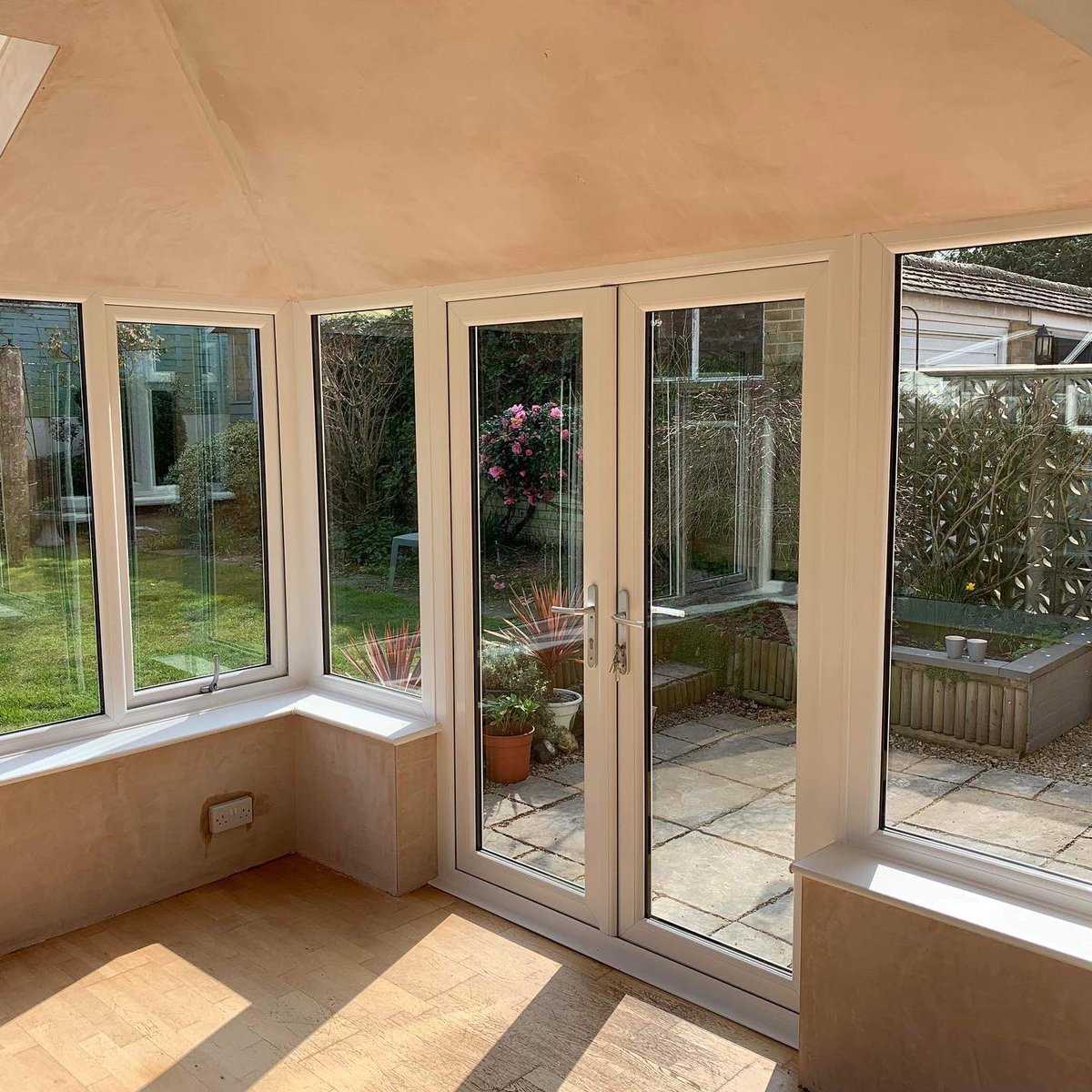 BarongWindows's tweet photo. Another Guardian warm roof #conservatory replaced onto existing base by #Barong this time in #Crawley #westsussex.  #EastGrinstead #Felbridge  #happycustomer #Ateam 

#WestSussex #Barong #BarongConservatories #Lingfield #Crawley #WindowsEastGrinstead #DoubleGlazingEastGrinstead https://t.co/F9gTOKcDw7