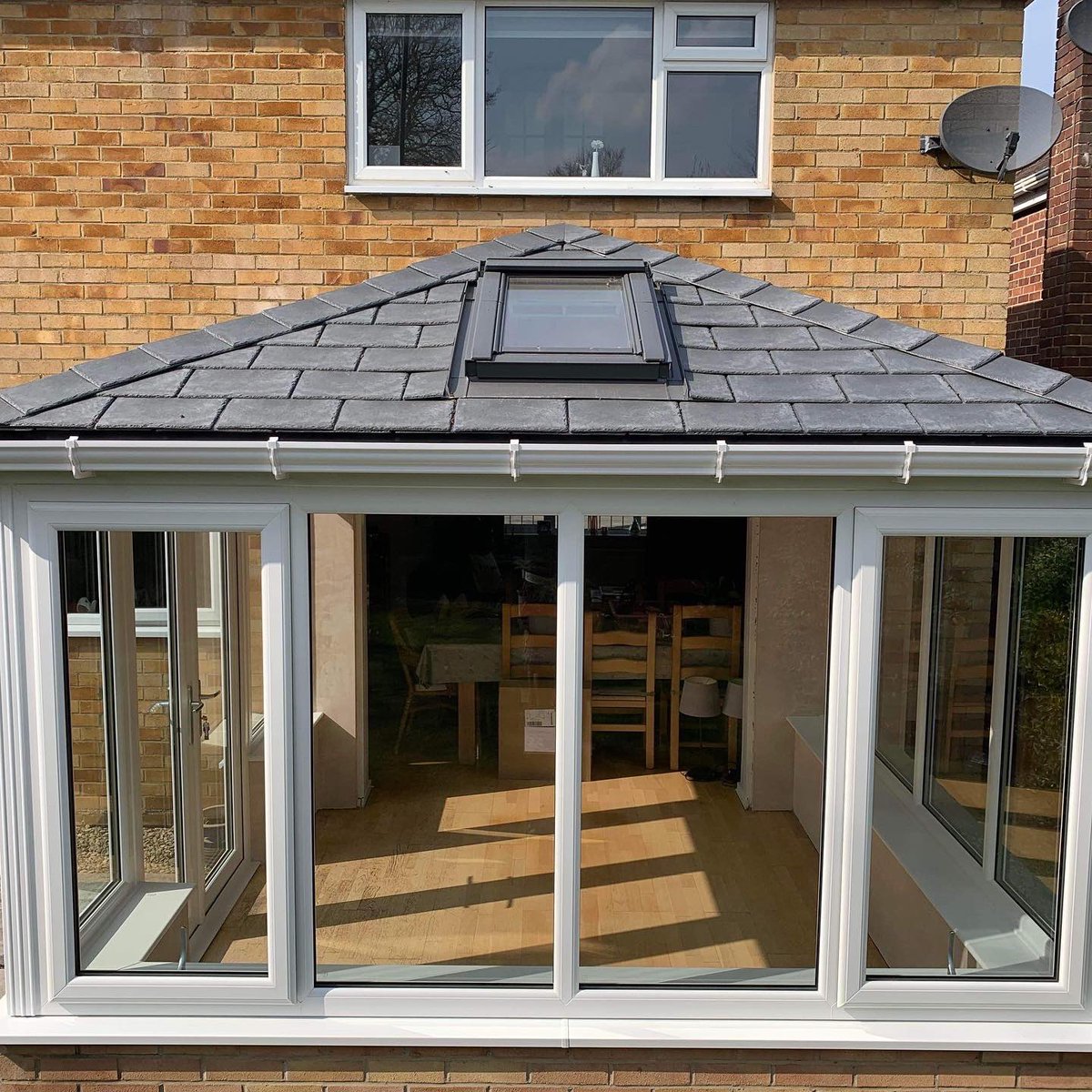 BarongWindows's tweet photo. Another Guardian warm roof #conservatory replaced onto existing base by #Barong this time in #Crawley #westsussex.  #EastGrinstead #Felbridge  #happycustomer #Ateam 

#WestSussex #Barong #BarongConservatories #Lingfield #Crawley #WindowsEastGrinstead #DoubleGlazingEastGrinstead https://t.co/F9gTOKcDw7