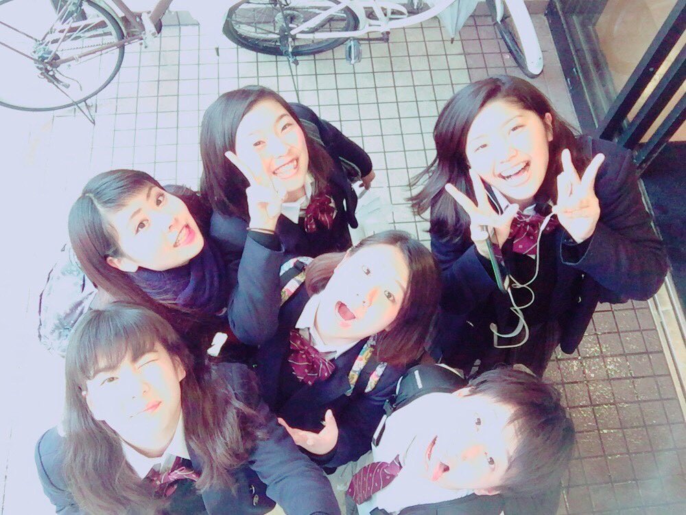 imomuhi_HINATA's tweet photo. 今日は珍しく友達の写真でドーン♡

高校生の時に出会って来年くらいで10周年迎えるらしい♡
あの時から何も変わらず歯茎剥き出し大爆笑の嵐で幸せ。

次はYouTube撮影協力してもらお。笑
お楽しみに。笑 https://t.co/BXemG93a4K