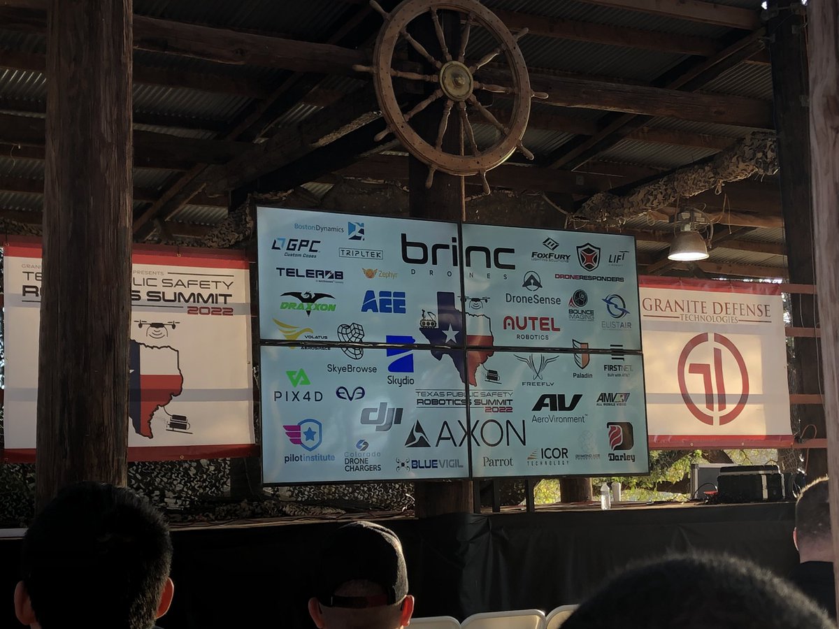 DronePompier's tweet image. Day 1 : ouverture du Texas UAS Public Safety Summit. 3 jours d’entraînement #drone dans un énorme ranch au Texas. Événement tres impressionnant !! #uas #TXpsrobots