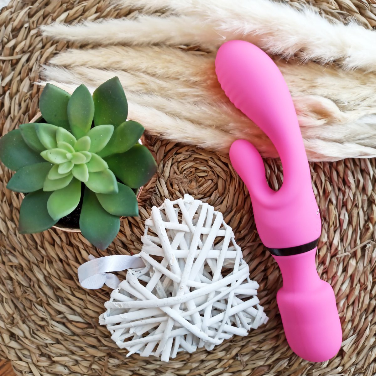 Sexity's tweet photo. Pourquoi choisir entre un rabbit et un wand quand on peut avoir les deux ? ���
Retrouvez le Wonder Rabbit en suivant le lien https://t.co/M50kGcirX5 https://t.co/hNc06ZSjLI