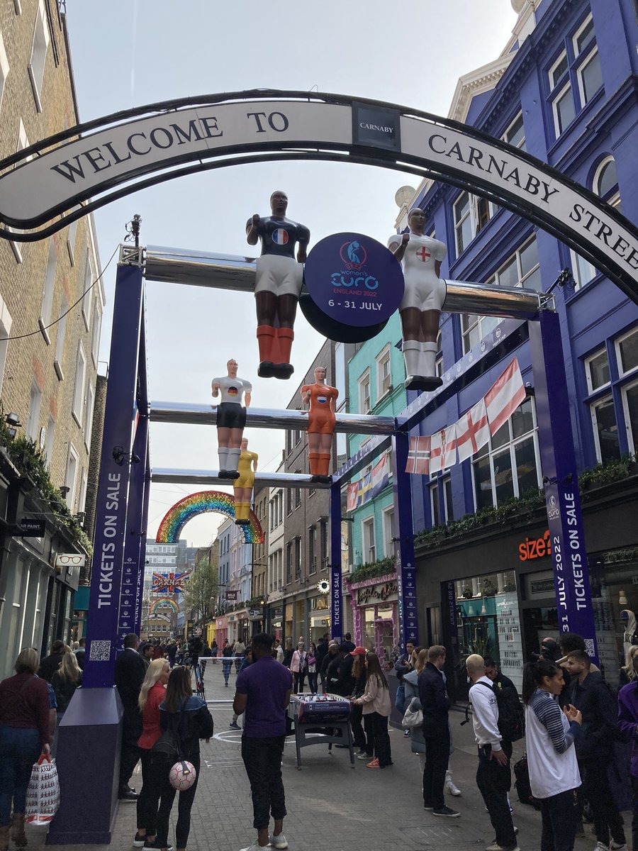 Not your average Monday lunchtime! <a href="/UEFAWomensEURO/">Now @WEURO 📲</a> <a href="/rioferdy5/">Rio Ferdinand</a> <a href="/berger_ann/">Ann-Katrin Berger</a> <a href="/elzthewitch/">Elz</a>