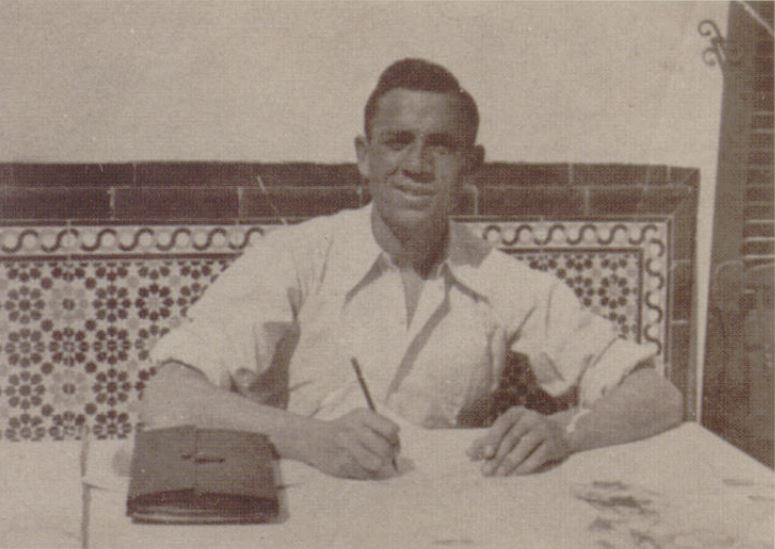BNE_biblioteca's tweet photo. #TalDíaComoHoy moría el poeta Miguel Hernández. Condenado a muerte por sus escritos a comienzos de 1940, la sentencia fue conmutada por treinta años de cárcel. Murió de tuberculosis el 28 de marzo de 1942 en la cárcel de Alicante. https://t.co/nXjAYTh8eT