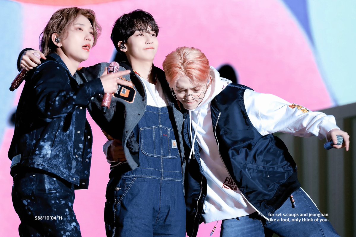s881004h's tweet photo. 220327 캐럿랜드  🐰🐰🐰 95지 최고다 🤎🖤❤️#세븐틴  #SEVENTEEN  #에스쿱스 #승철 #SCOUPS #JEONGHAN #정한 @pledis_17 https://t.co/rkvJBg6dfn