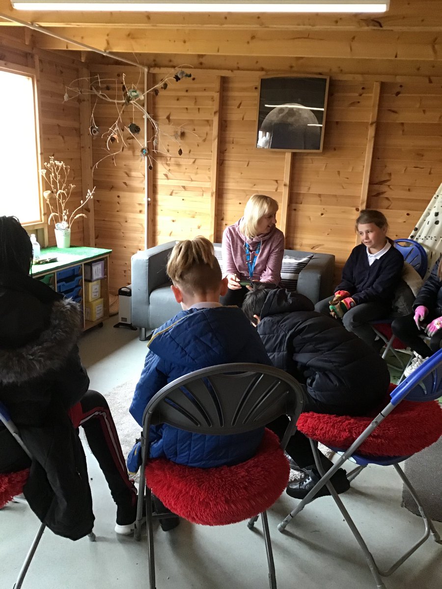 easterside_a's tweet photo. Some of our Year 5s have been using tools today as part of a Thrive session with Mrs Coates and Mrs Wilkinson. #EastersideThrive #EastersideDT #EastersideOutdoors https://t.co/DGj55NrcrF