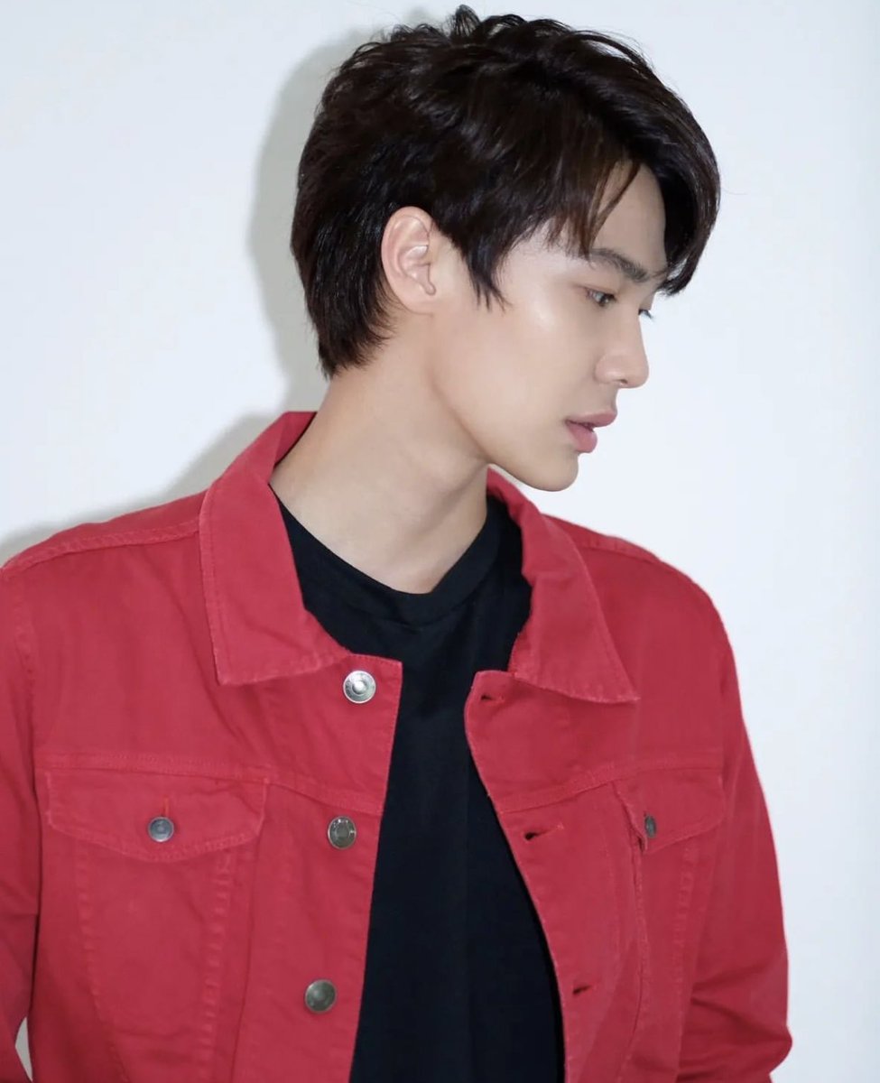Dewjsu_club's tweet photo. IG jejee_wiranphat 

เจ้าสำนักเรา มุมไหนก็หล่อ ❤️❤️

#dew_jsu  
#สำนักเจสุไร้พ่าย  
#jsukungfuAcademy https://t.co/2KeD0Db6rh
