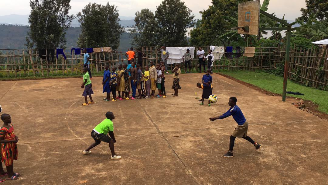 TwigaDukina's tweet photo. Every Saturday 400-500 children gather at #Shangi playground to play sports and games: ⚽️🏀🏈🥎🥋🏐📚🎲🎨🧩
Because we believe that it improves a child’s brain 🧠 development and academic success!
@Nyamasheke @KinaRwanda @TWAGIRAYESUFide @Righttoplayrw @TPlayhub @UmuriFoundation https://t.co/VJbfs6gN0b