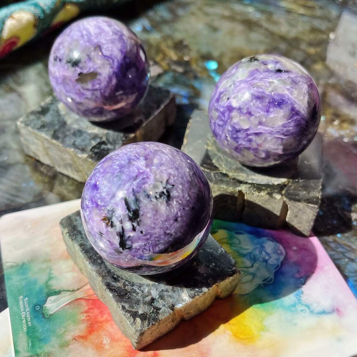 TheSageGoddess's tweet photo. Evoke inner strength & stability as you transform + evolve with this Courage Through Change #Charoite Sphere with #Larvikite Sphere Stand 🔮✨Save 23% with code BRAVE. https://t.co/aMGUbJi7XN https://t.co/BePGpB8av7
