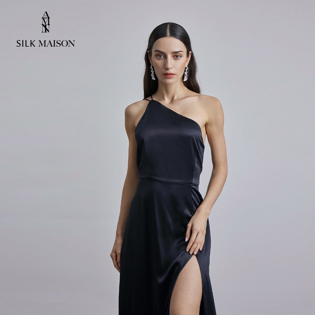 make_passive's tweet photo. https://t.co/PQsRAefJHW

#blackdresssilk #blacklongsilkdress #blackshortsilkdress https://t.co/smYuDHkjfl