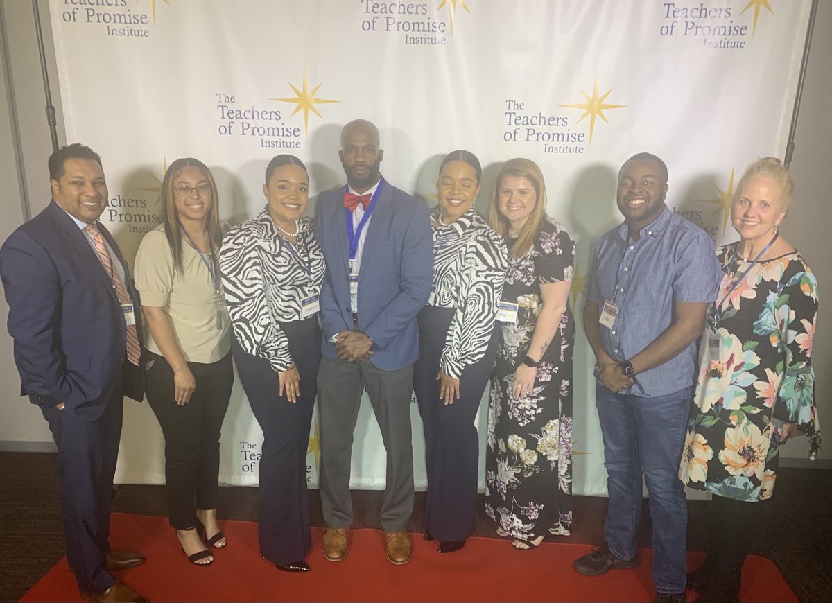 Walterw06's tweet photo. Congratulations to the 5 Future Educators & our very own @DMV_VSUALUM & Milken Award Winning Educator-Ryan Sykes, who were Celebrated at the Virginia Teachers of Promise Event this past Friday and Saturday. #TeachersofPromise #HBCUExcellence https://t.co/9obOlY6E5M