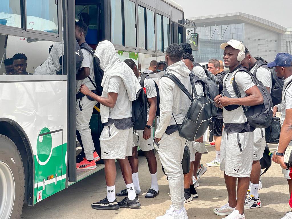 GhanaBlackstars's tweet photo. Safe and Sound in Abuja🛬🇬🇭
#BringBackTheLove #BlackStars #GoBlackStarsGo #GoGhana #WCQ2022  #NGAGHA https://t.co/Jv2sdsWQig
